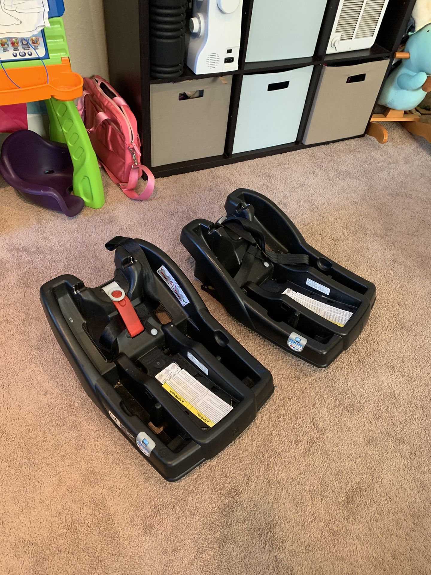 Two graco car seat bases