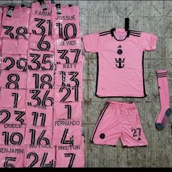  Soccer uniforms uniformes de fútbol full kits conjuntos completos playeras playera o fútbol Set includes 👇you can pick up in Santa Ana ca  or I can 