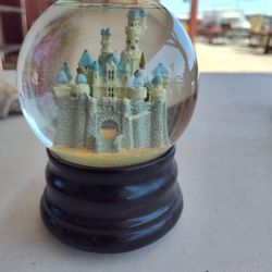 Disney Snowglobe Castle Musical When You Wish Upon a Star