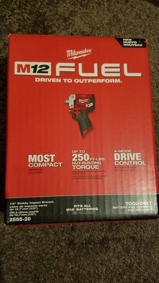 Milwaukee M12 Stubby Impact Wrench