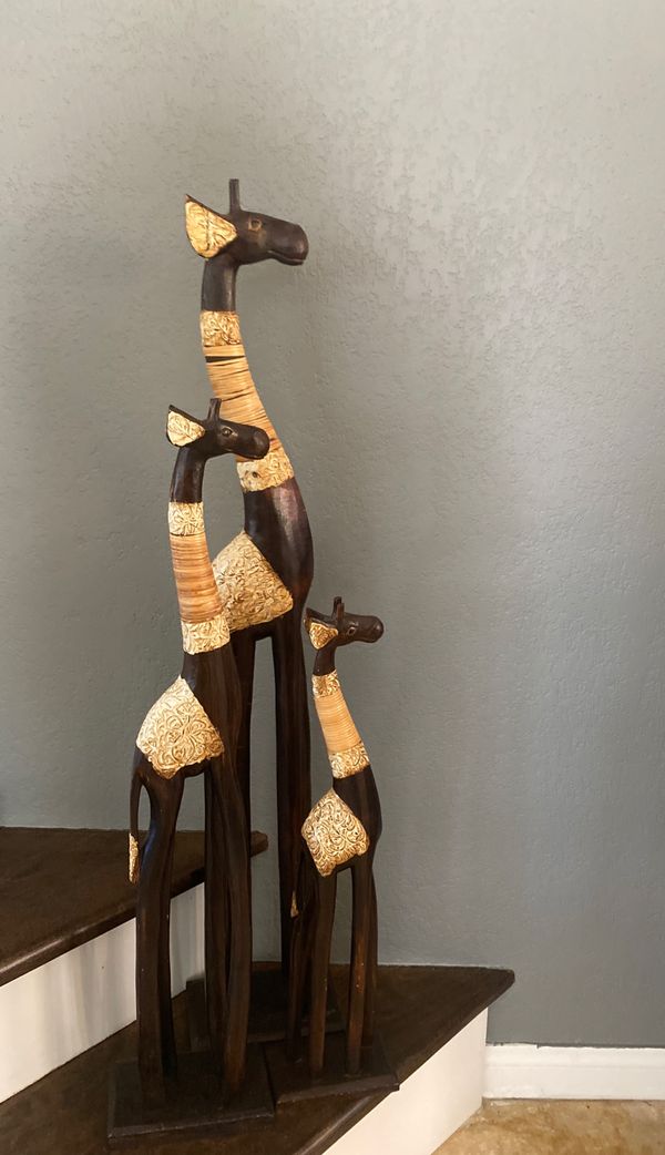 Wooden giraffes for Sale in Escondido, CA - OfferUp