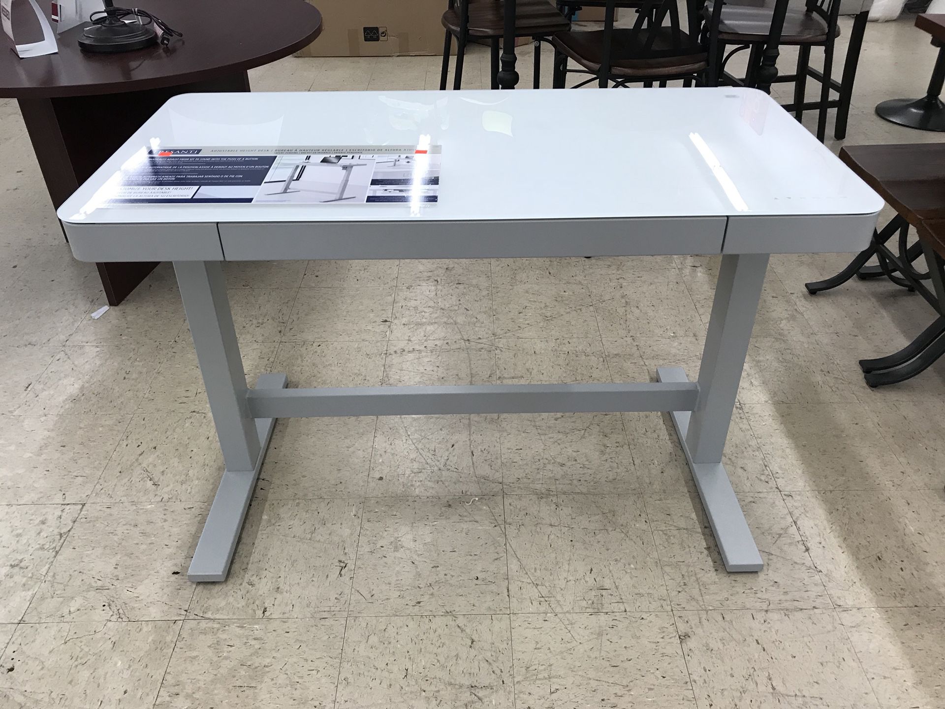 Tresanti adjustable height desk