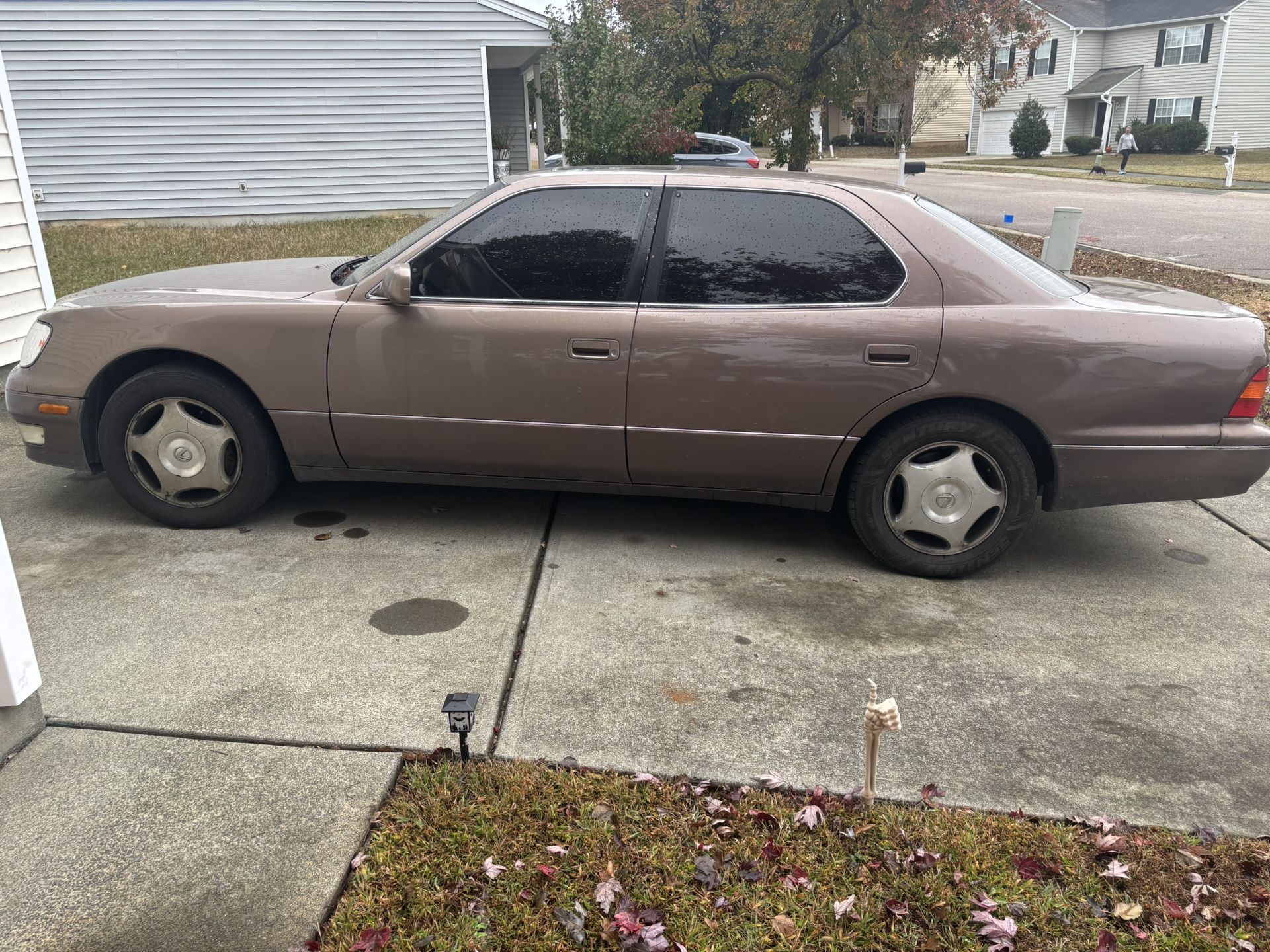 2000 Lexus LS 400