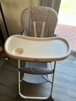 High chair graco