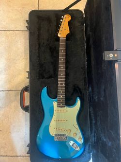 Fender Vintera II 60s Stratocaster w/ Fender Molded Hardshell Case