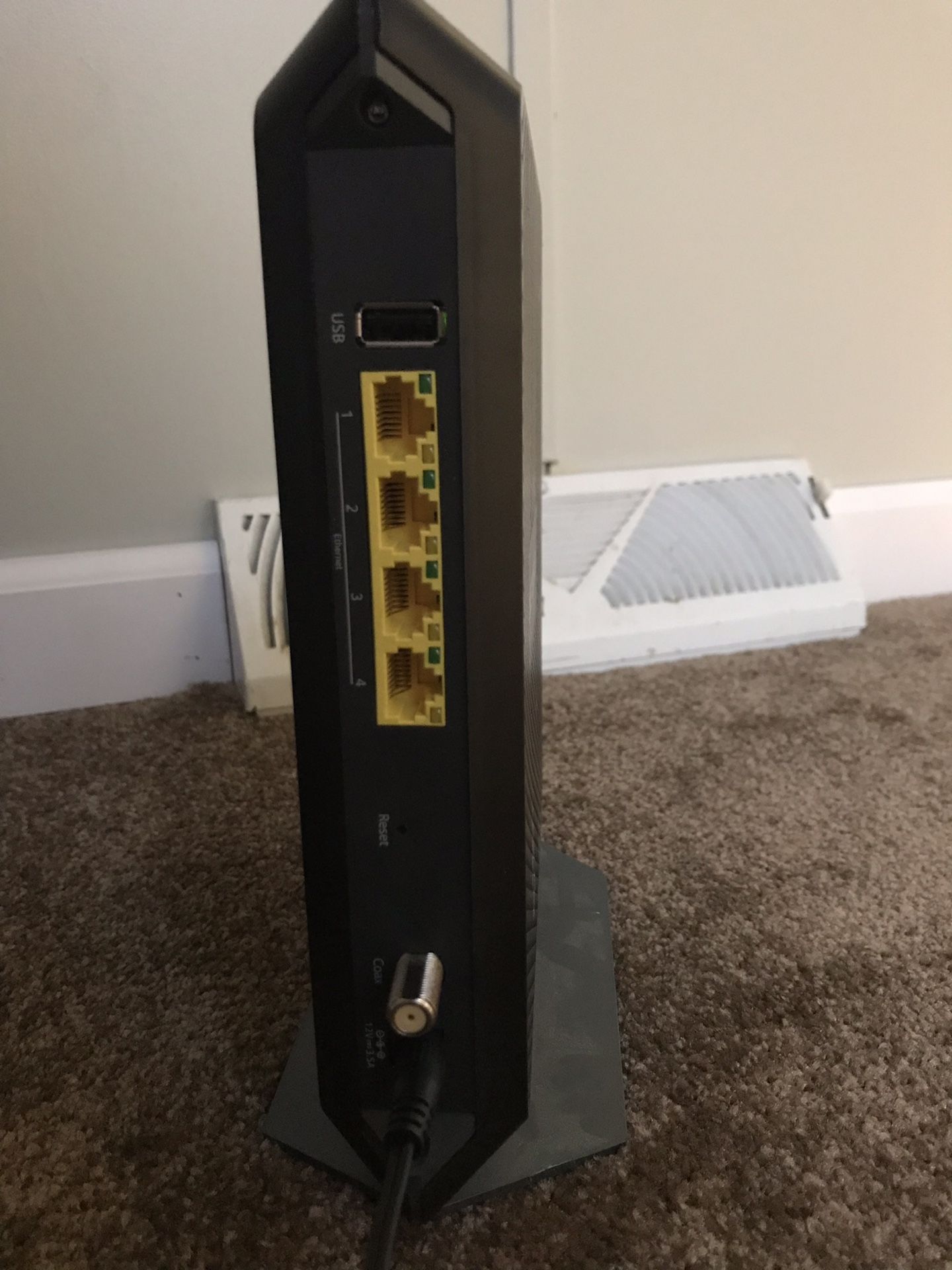 NETGEAR cm700 cable modem router