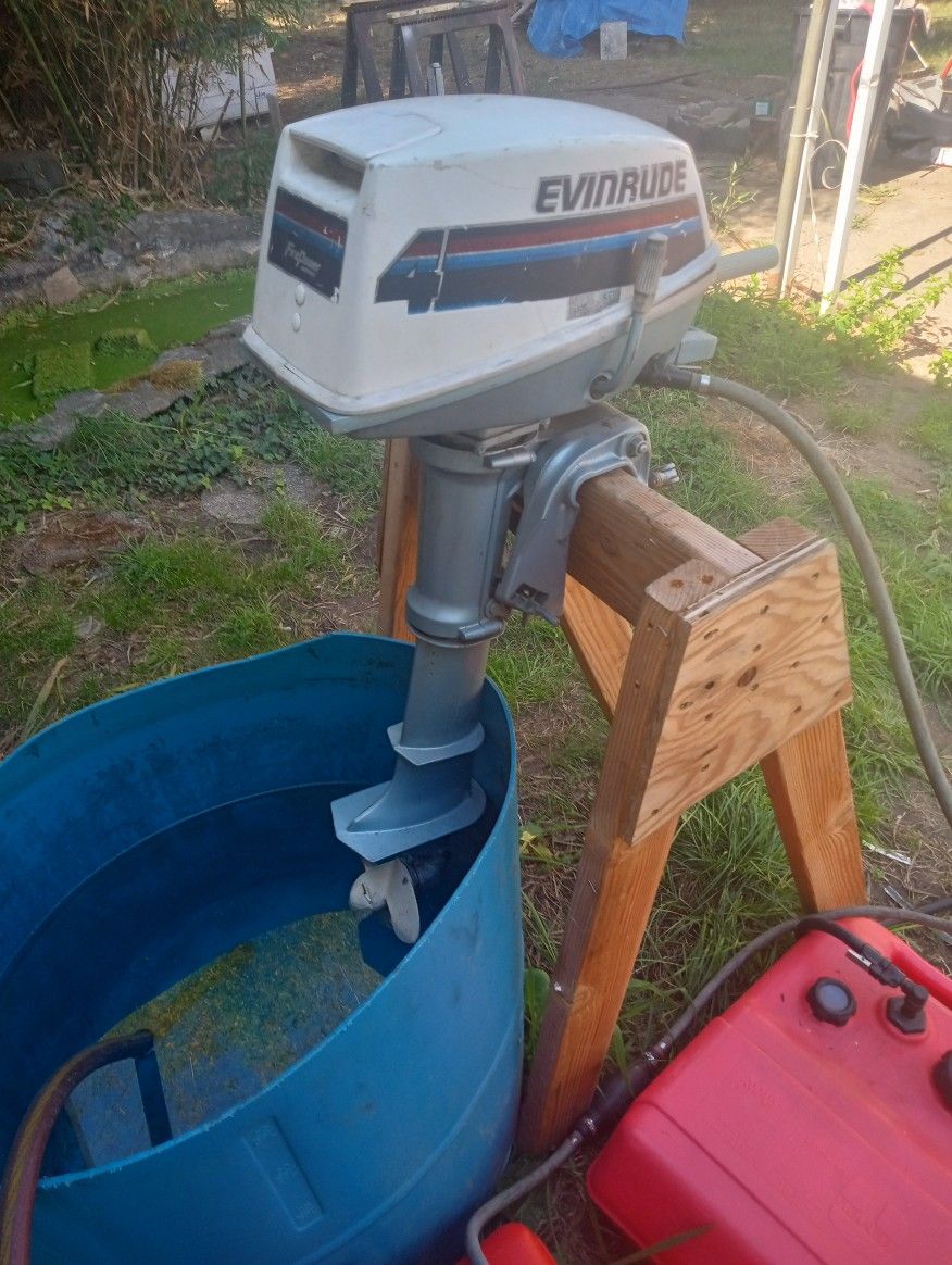 Four Horse Evinrude