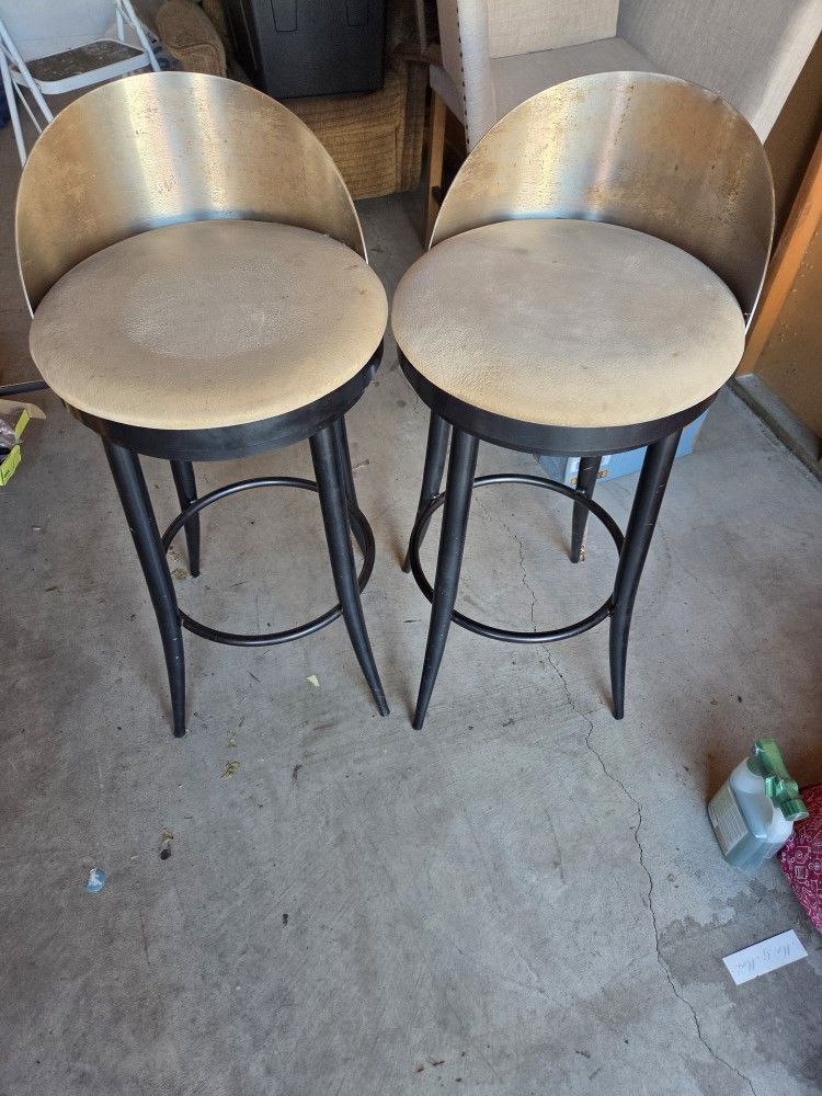 ** FREE ** Tall Bar Stools