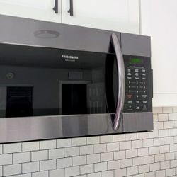 Frigidaire Range Hood And Microwave 