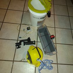 Used lot Flambeau Out doors 5-Gallon Bait Bucket 