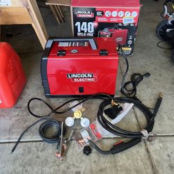 Lincoln Electric Weld-Pak 140 Amp MIG and Flux-Core Wire Feed Welder, 115V, Aluminum Welder with Spool Gun sold separately