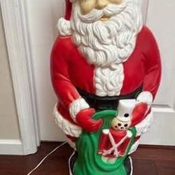Vintage Santa Clause Nutcracker 39” Grand Venture Blow Mold light isn’t working just $65
