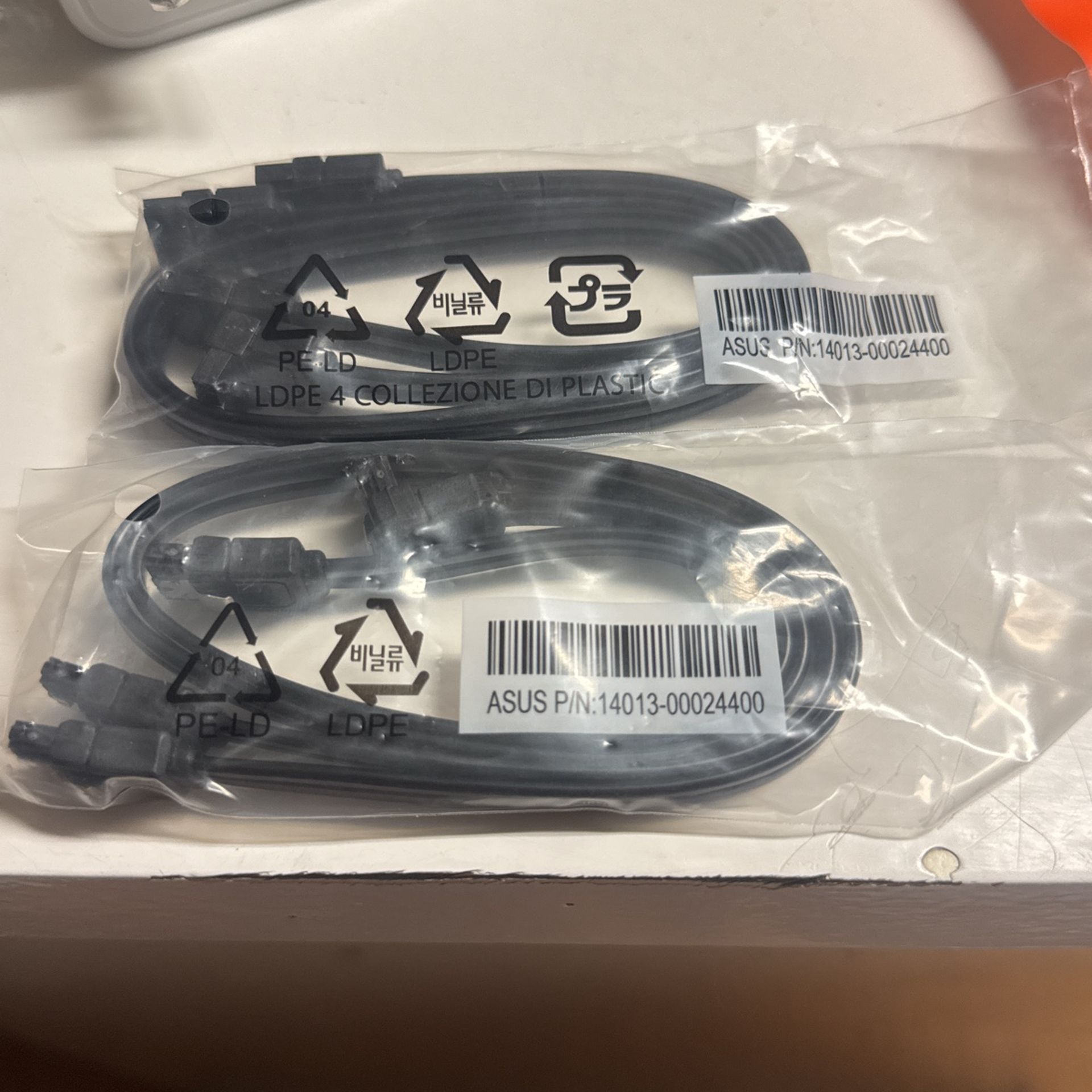 Asus SATA III 6.0 Gbps SATA Cable for Motherboard SATA HDD SSD (16-inch Right Angle & Straight SATA Cable, 6.0 Gbps SATA III Cable, SATA 3 6Gb/s Cable