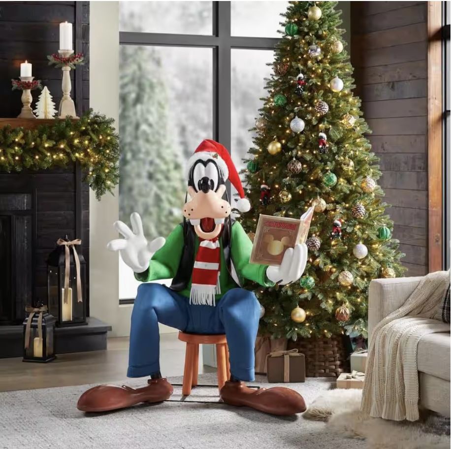 Disney 4 ft.​ Animated Holiday Goofy A4