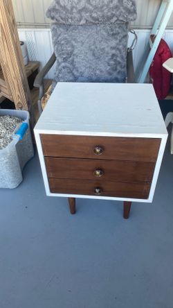 Set of end tables