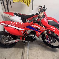 2019 CRF450R Title, Electric Start, upgrades, low hours