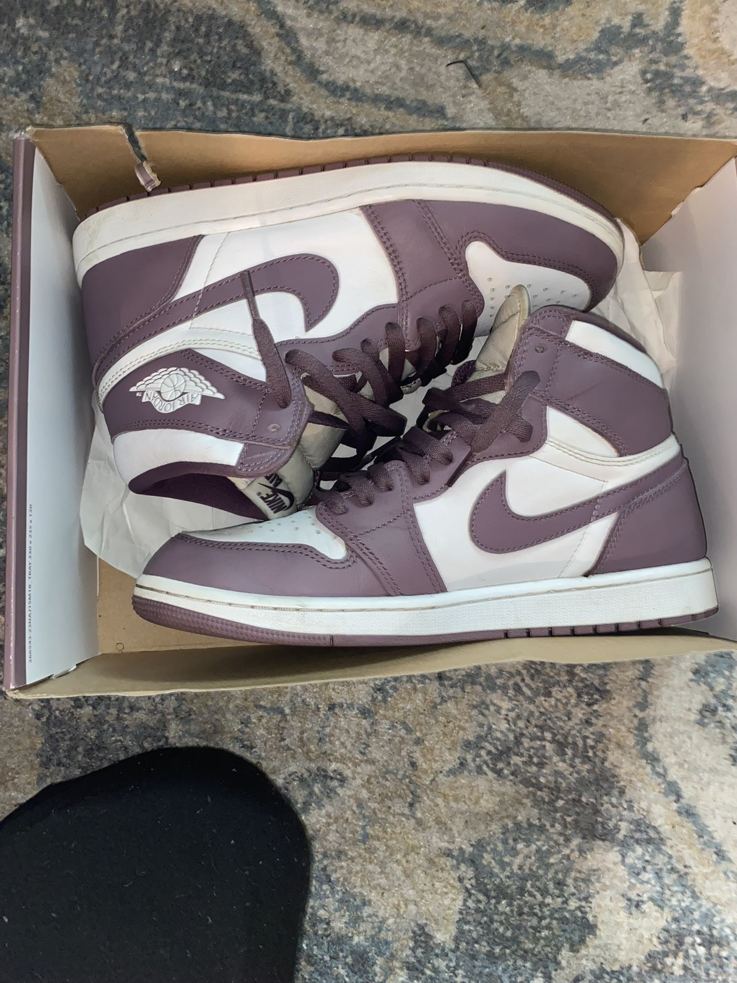 Jordan 1 “OG Mauve”