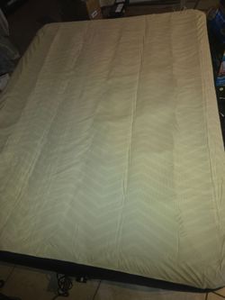 Queen air mattresses