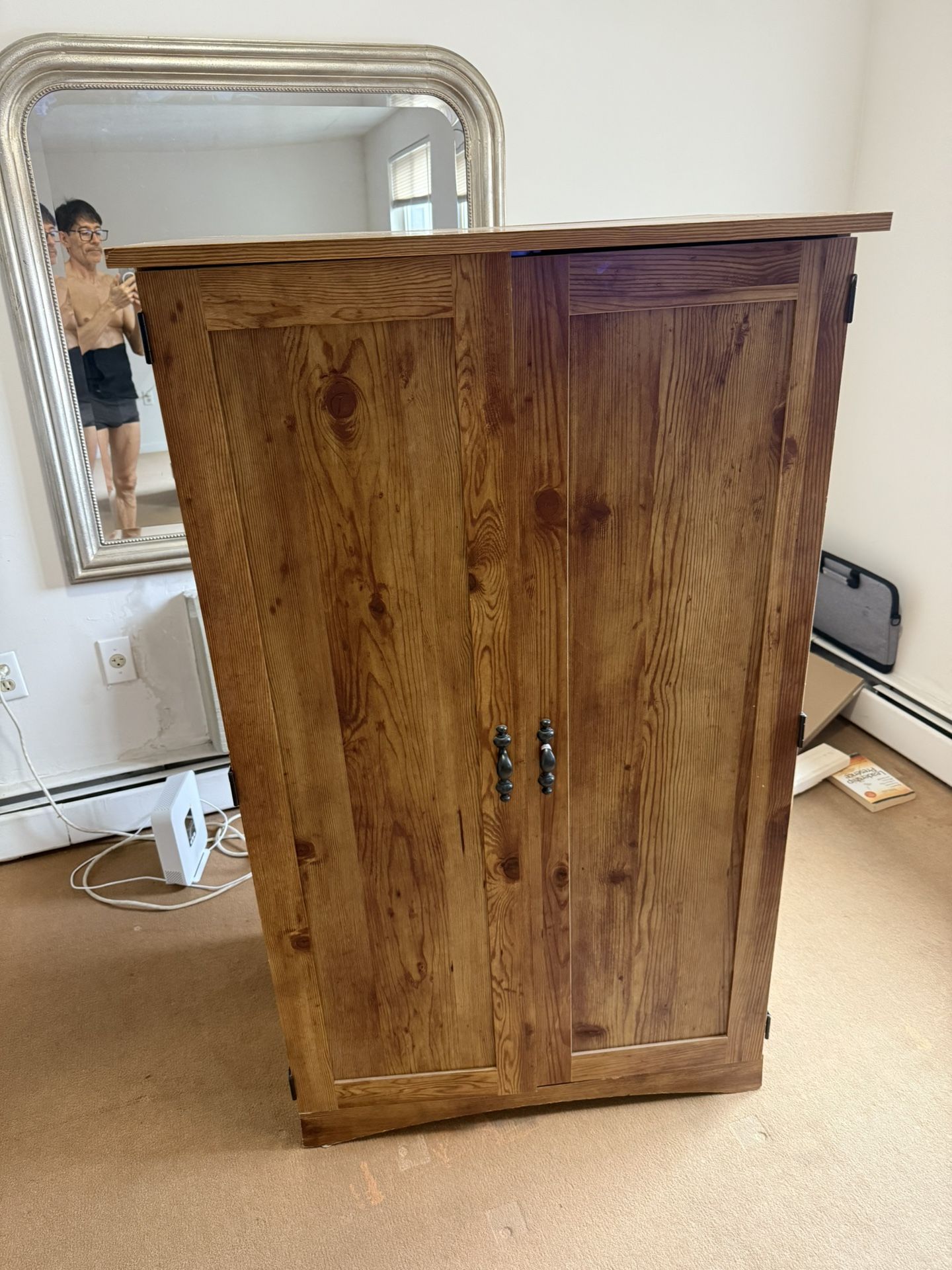 FREE!!! Computer Desktop, Moving And Need To Get Way Of It. In Good Condition ::: Moving out and need it gone!!!!