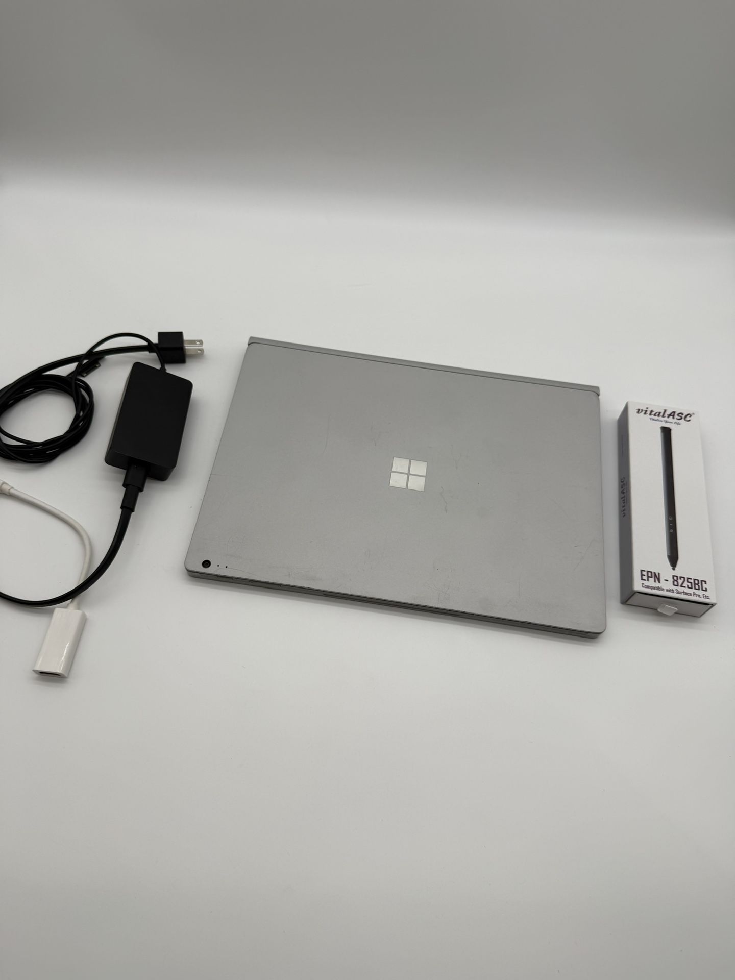Microsoft Surface Book 13.5” | i5-6300U | 8GB RAM | 256GB SSD
