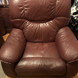 La-Z-Boy Couch And 2 Chairs Free To A Good Home