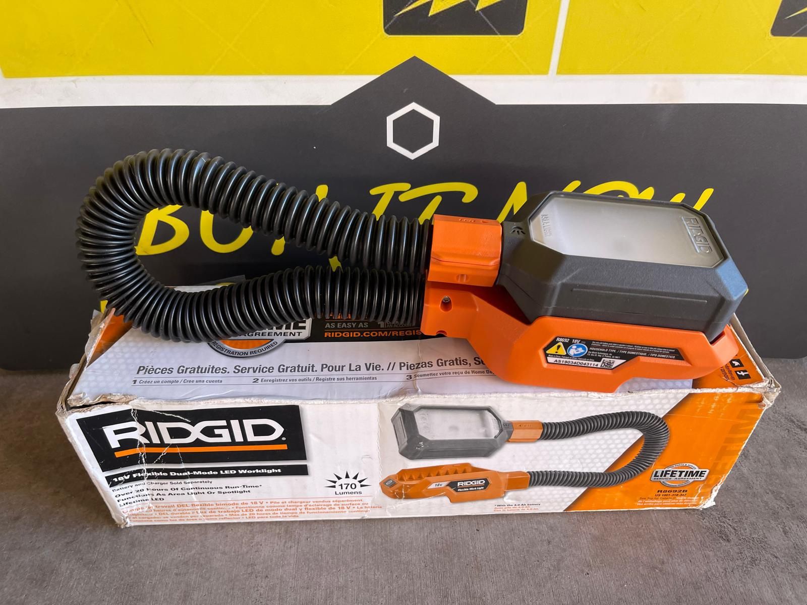 RIDGID GEN5X 18-Volt Flexible Dual-Mode LED Work Light