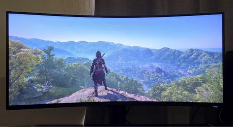 Curved monitor