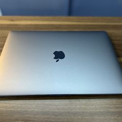 Apple MacBook Pro 2022, 13.3 inch M2 (8 GB Memory) (512 GB Storage)