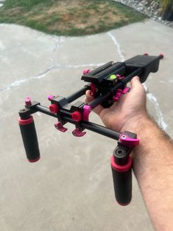 Camera shoulder mount