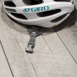 Giro Women's Helmet with MiPS