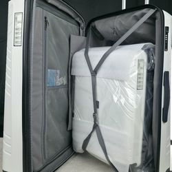 GinzaTravel 28” Spinner Luggage – White – Brand New (Bonus Carry-On Inside)