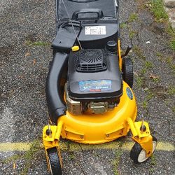 Cub Cadet 21 Inch Self Propelled Lawn Mower 