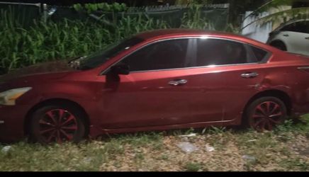 Nissan Altima 2.5 platinum sedan 4D