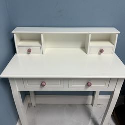 Girl’s White Desk 