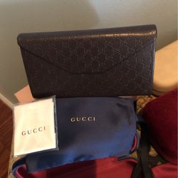 Sign Leather Gucci Glass https://offerup.com/redirect/?o=Q2FzZS5OZXc=