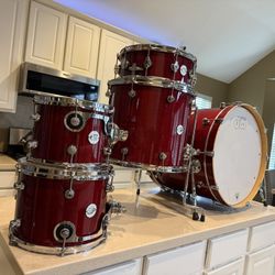 DW Drum Design Series 5 piece Shell Pack - Cherry Stain, Great Condition