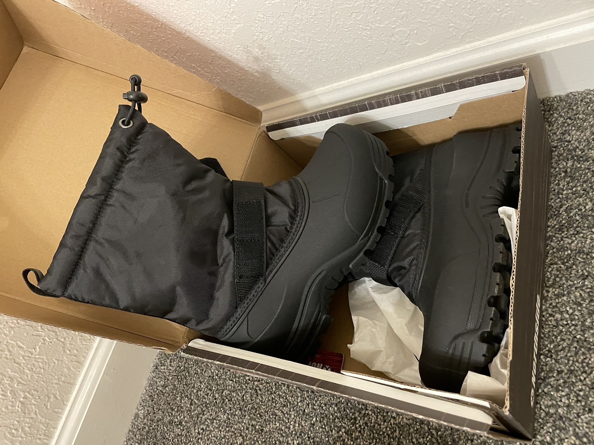 Boys Snow Boots * New *