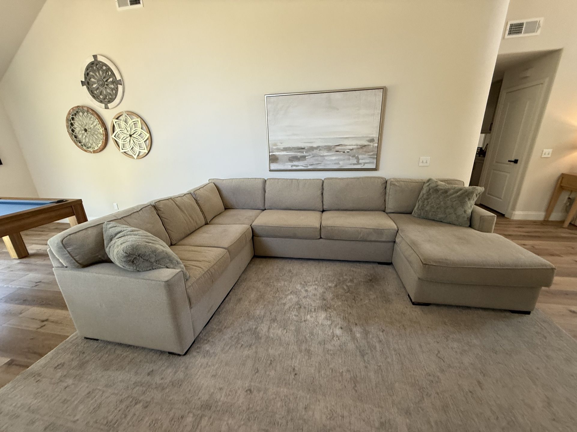 U Couch