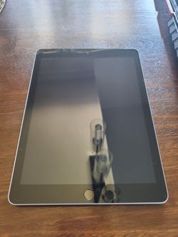 Silver iPad (6th generation) 32Gb WIFI + Cellular + Case