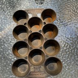 R&E Manufacturing, Co. Antique Cast-Iron Cup Muffin Pan 1859 Pat