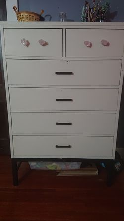 Chest of drawers