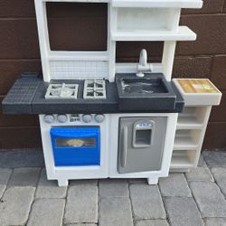 Outdoor Play Kitchen