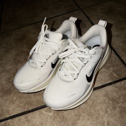 Nike Volmero 18 Running Shoes