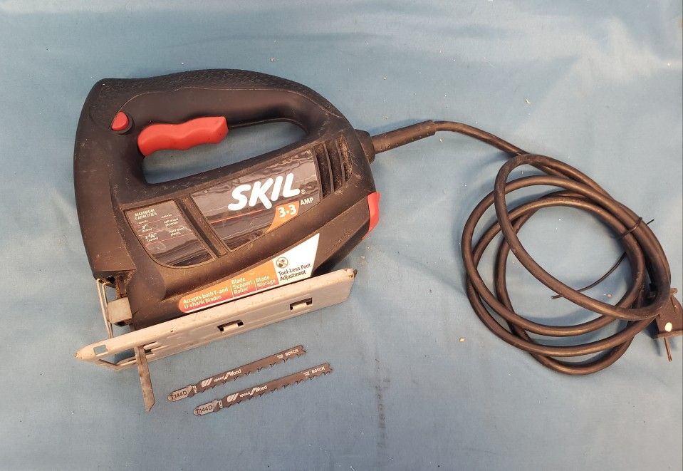 SKIL JIGSAW WITH BLADES, HEAVY DUTY for Sale in San Diego, CA OfferUp
