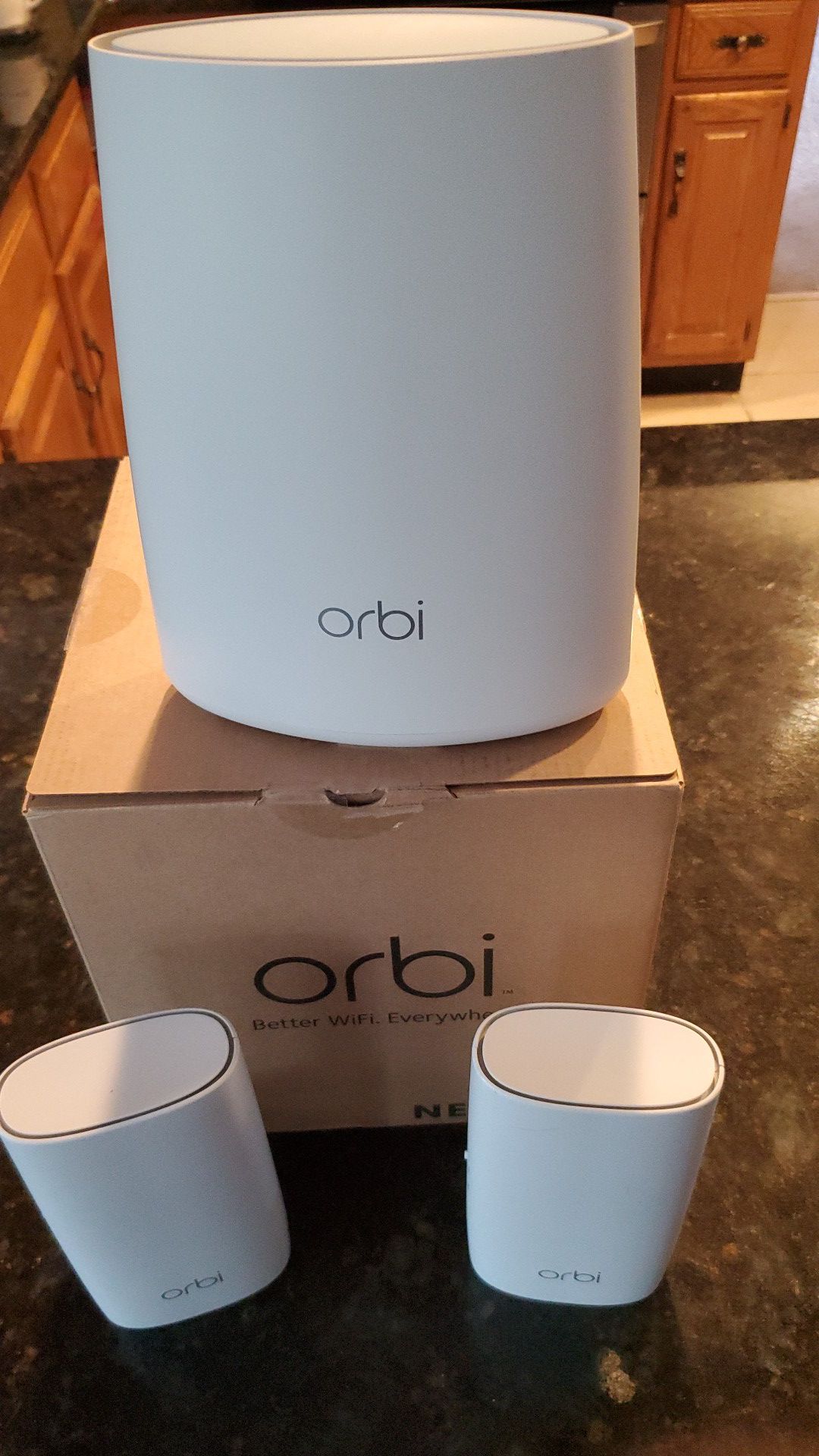 Orbi wireless mesh router