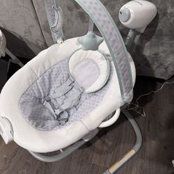 Graco Soothe N Sway Baby Swing