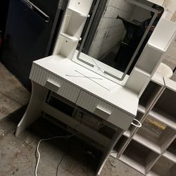 Led Mirror And Desk Vanity 