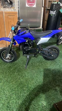 Kids, hot little dirtbike, very fast and fun