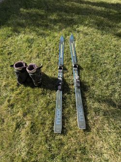 Snow skis