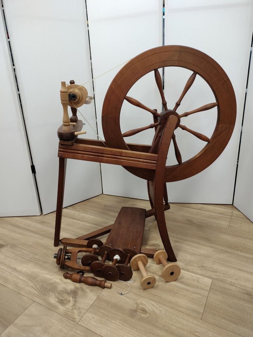 Ashford Traditional Spinning Wheel Excellent Condition